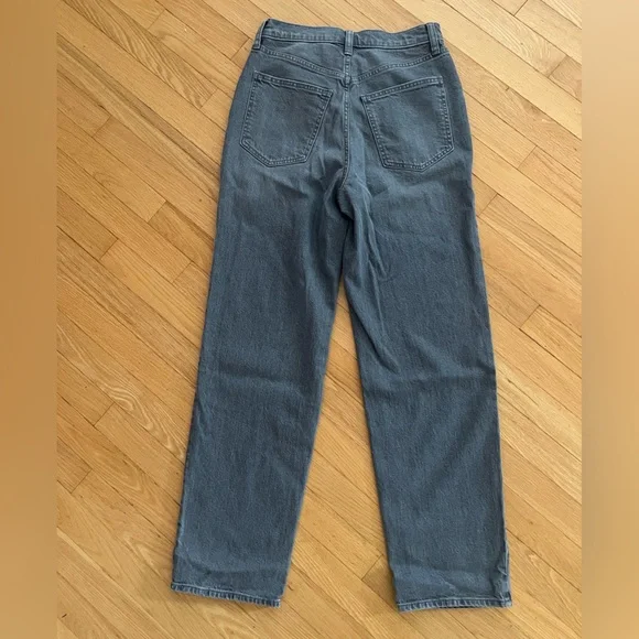 Universal Thread Women's Straight Leg Jeans in Gray (NWOT) - Picture 2 of 3